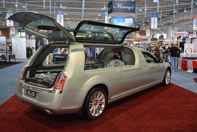 Chrysler официально представил дизайн следующего 300c, но технические характеристики по-прежнему засекречены