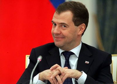 Медведев ввел в пдд норму об «опасном вождении»