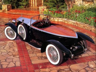 Rolls-royce представил кабриолет phantom, посвященный рекорду скорости на воде